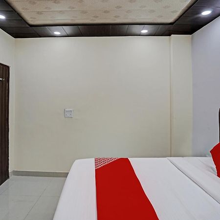 Oyo Flagship Evergreen Tower Hotel Ghaziabad Eksteriør billede