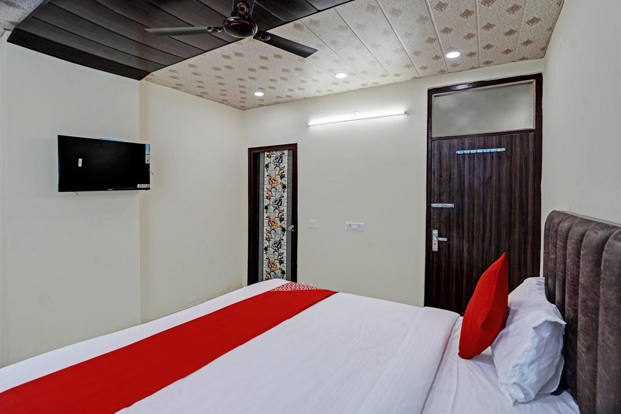Oyo Flagship Evergreen Tower Hotel Ghaziabad Eksteriør billede