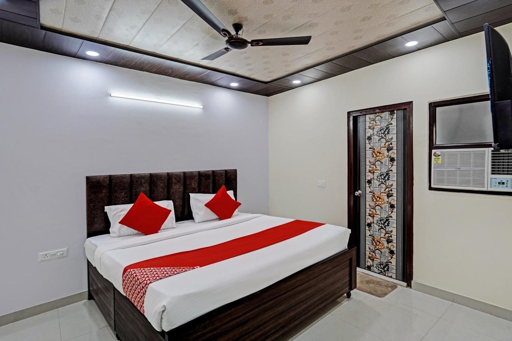 Oyo Flagship Evergreen Tower Hotel Ghaziabad Eksteriør billede