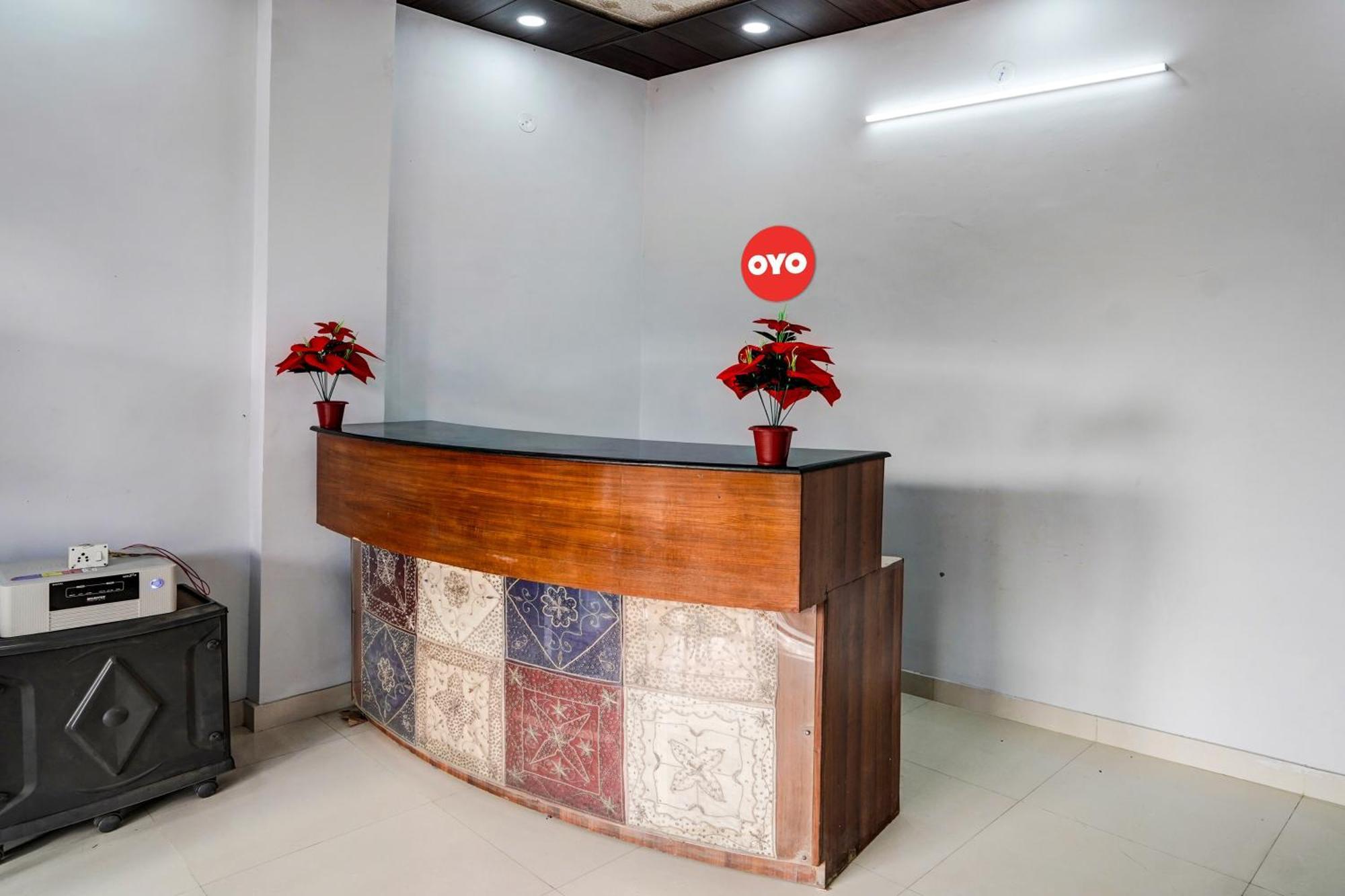 Oyo Flagship Evergreen Tower Hotel Ghaziabad Eksteriør billede
