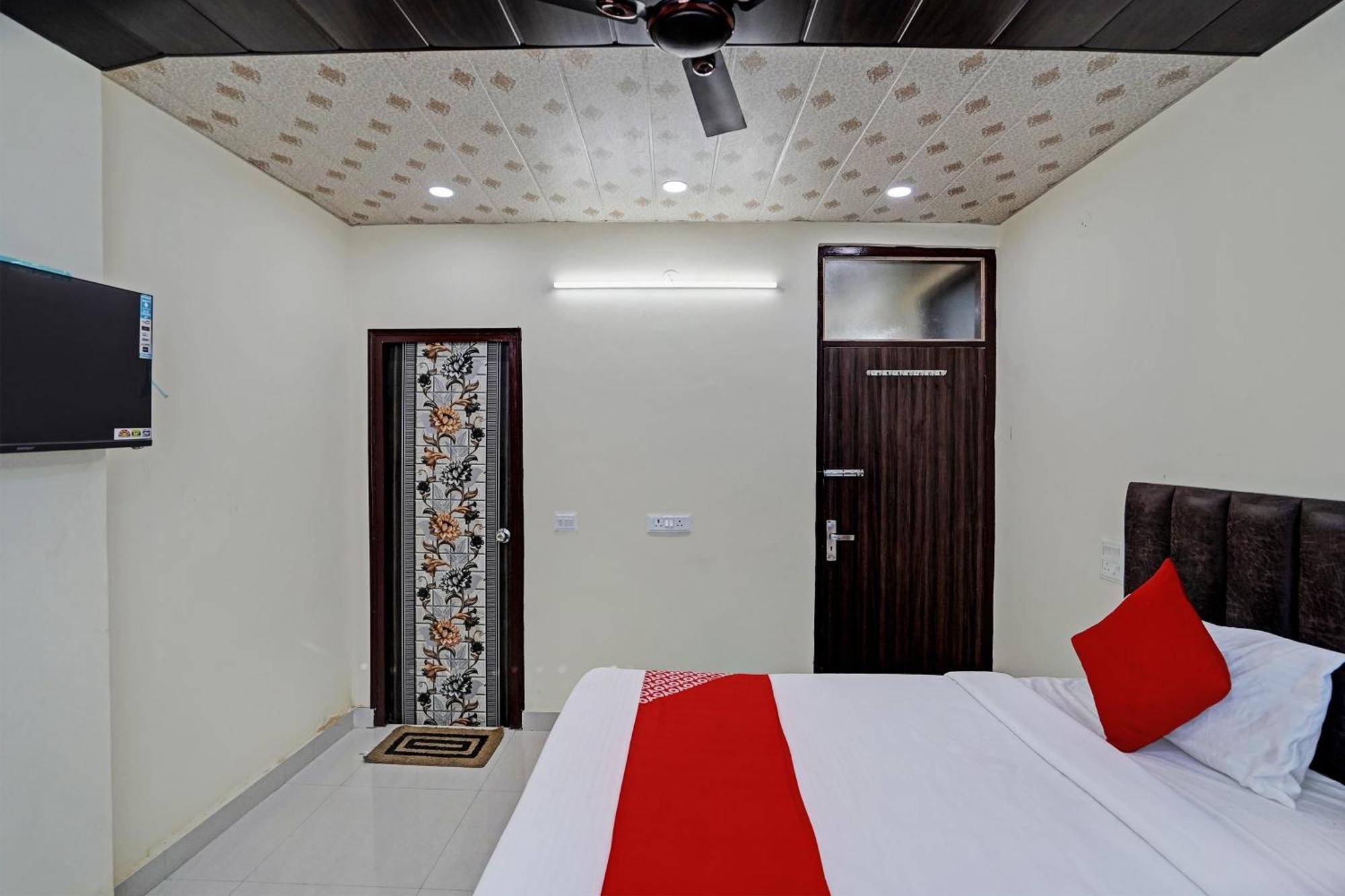 Oyo Flagship Evergreen Tower Hotel Ghaziabad Eksteriør billede